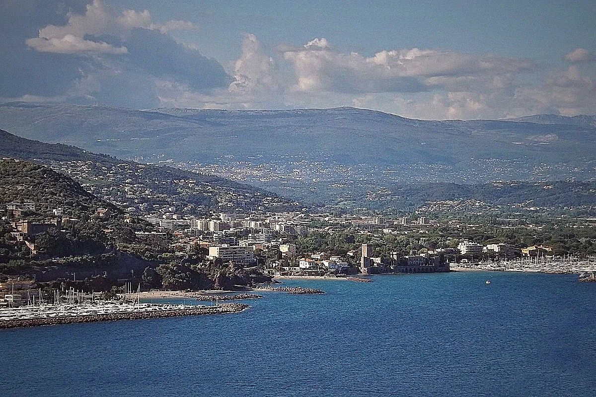 Mandelieu-la-Napoule — vue de la ville